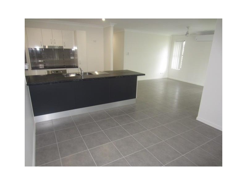 1/22 Hollanders Crescent, Kelso QLD 4815