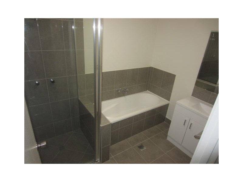 1/22 Hollanders Crescent, Kelso QLD 4815