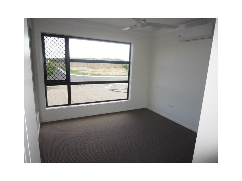 26 Speargrass Parade, Mount Low QLD 4818