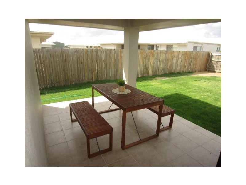 13 Speargrass Parade, Mount Low QLD 4818