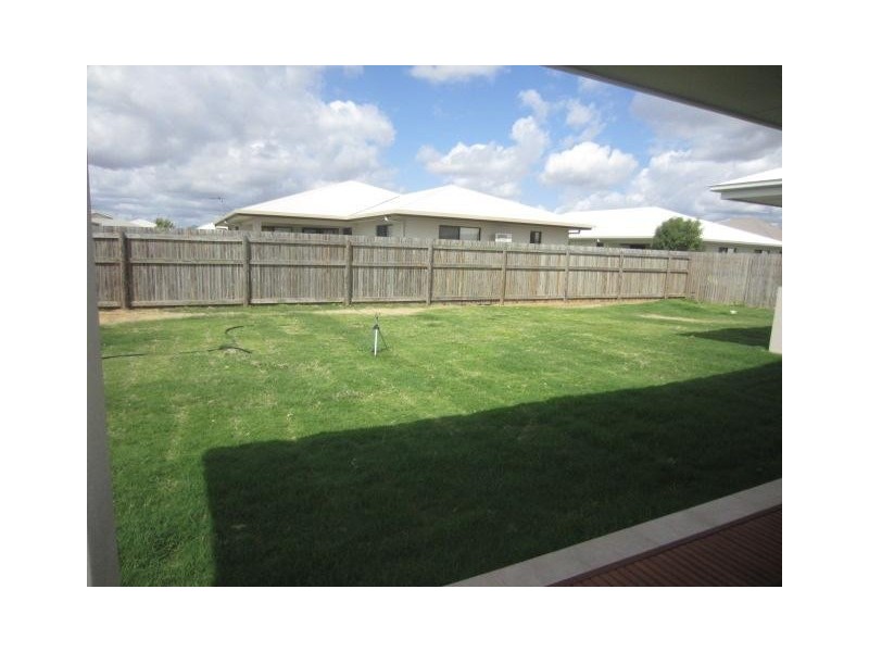 13 Speargrass Parade, Mount Low QLD 4818