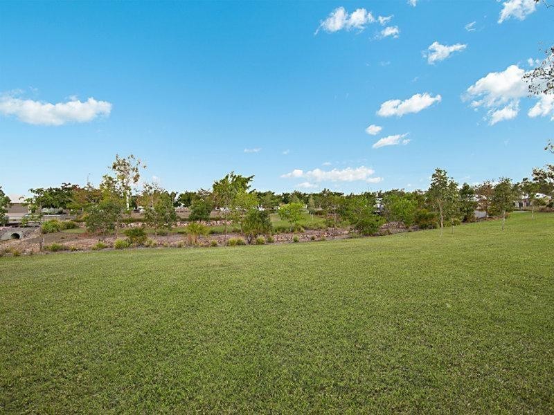 8 Pongamia Parade, Mount Low QLD 4818