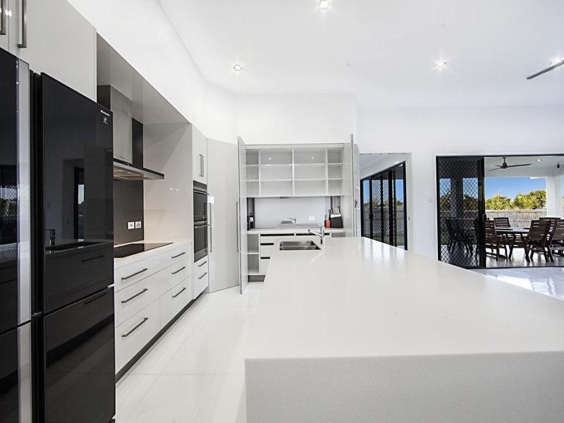 8 Pongamia Parade, Mount Low QLD 4818