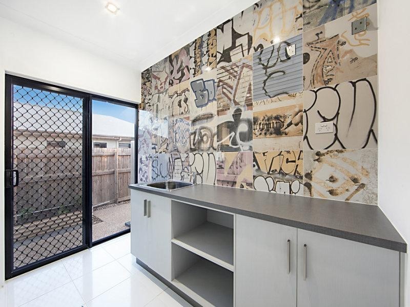 8 Pongamia Parade, Mount Low QLD 4818