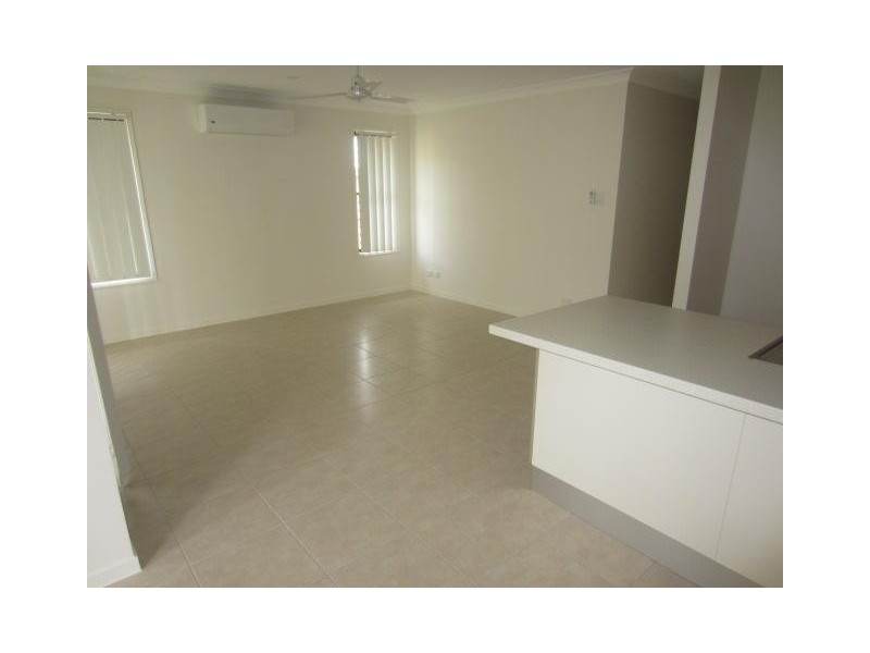 2/22 Hollanders Crescent, Kelso QLD 4815