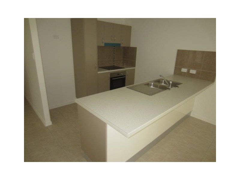 2/22 Hollanders Crescent, Kelso QLD 4815