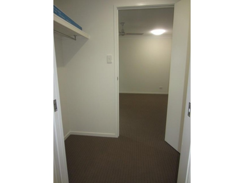 2/22 Hollanders Crescent, Kelso QLD 4815