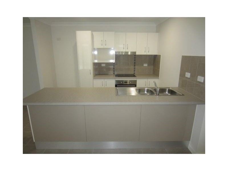 1/20A Hollanders Crescent, Kelso QLD 4815