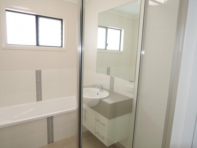 12 Smugglers Cove, Mount Low QLD 4818