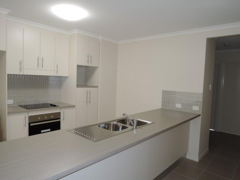 12 Smugglers Cove, Mount Low QLD 4818