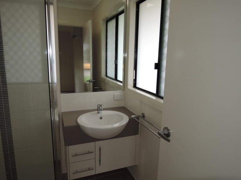 12 Smugglers Cove, Mount Low QLD 4818