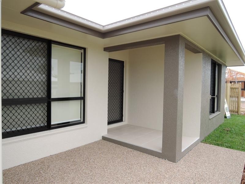 12 Smugglers Cove, Mount Low QLD 4818