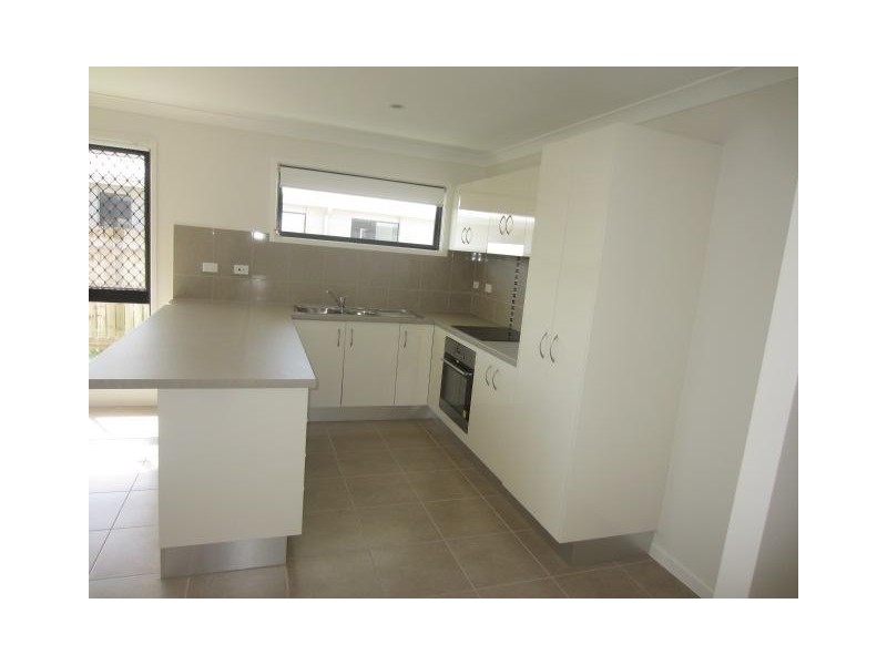 30 Waikiki Terrace, Mount Low QLD 4818