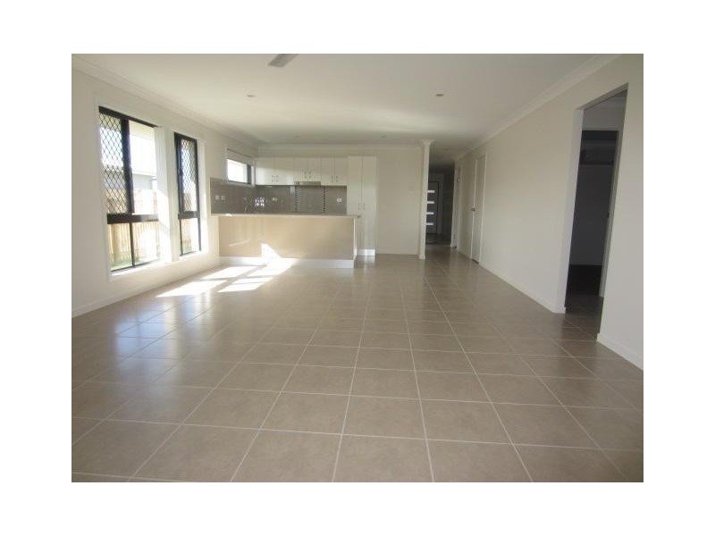 30 Waikiki Terrace, Mount Low QLD 4818