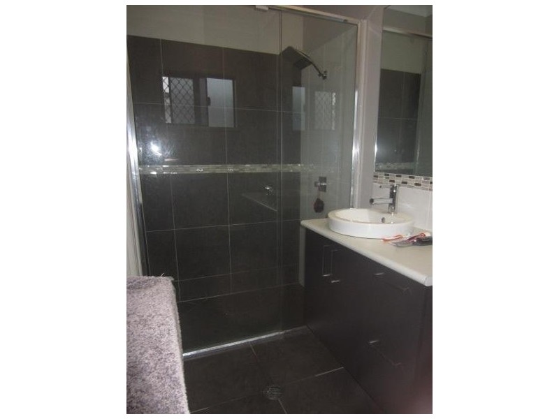 25 Dahlia Street, Burdell QLD 4818