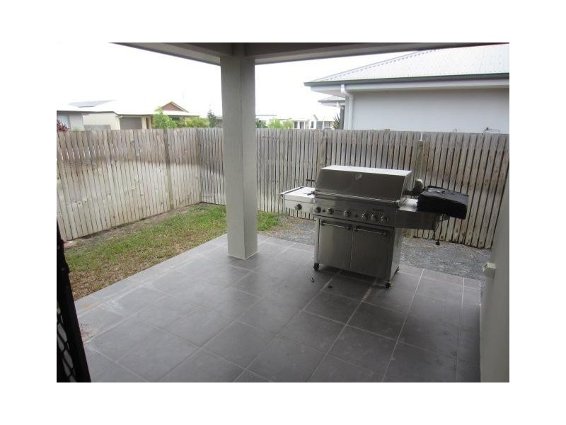 25 Dahlia Street, Burdell QLD 4818