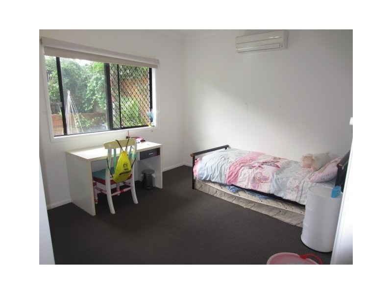 2 Cowrie Court, Bushland Beach QLD 4818