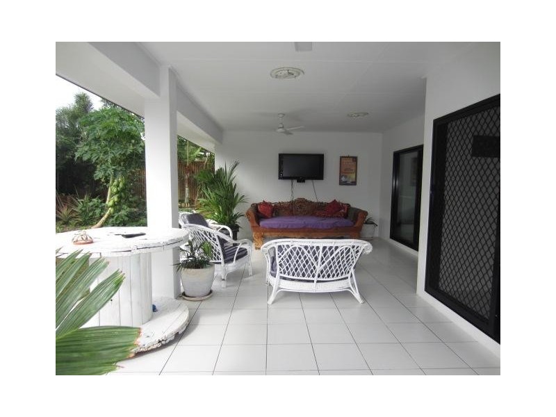 2 Cowrie Court, Bushland Beach QLD 4818