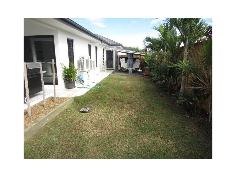 2 Cowrie Court, Bushland Beach QLD 4818