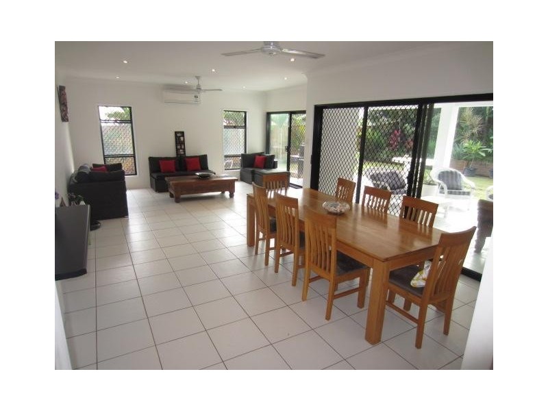 2 Cowrie Court, Bushland Beach QLD 4818