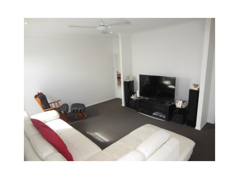 2 Cowrie Court, Bushland Beach QLD 4818