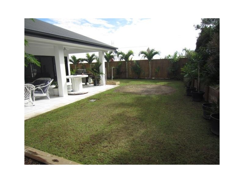 2 Cowrie Court, Bushland Beach QLD 4818