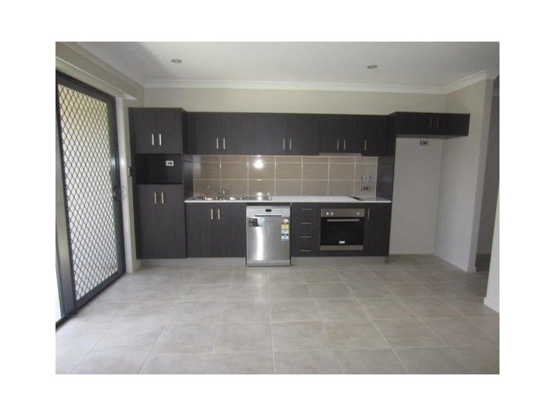 2/13 Mayflower Street, Burdell QLD 4818