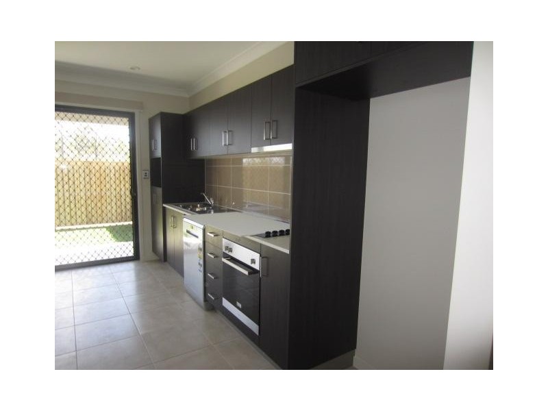 2/13 Mayflower Street, Burdell QLD 4818