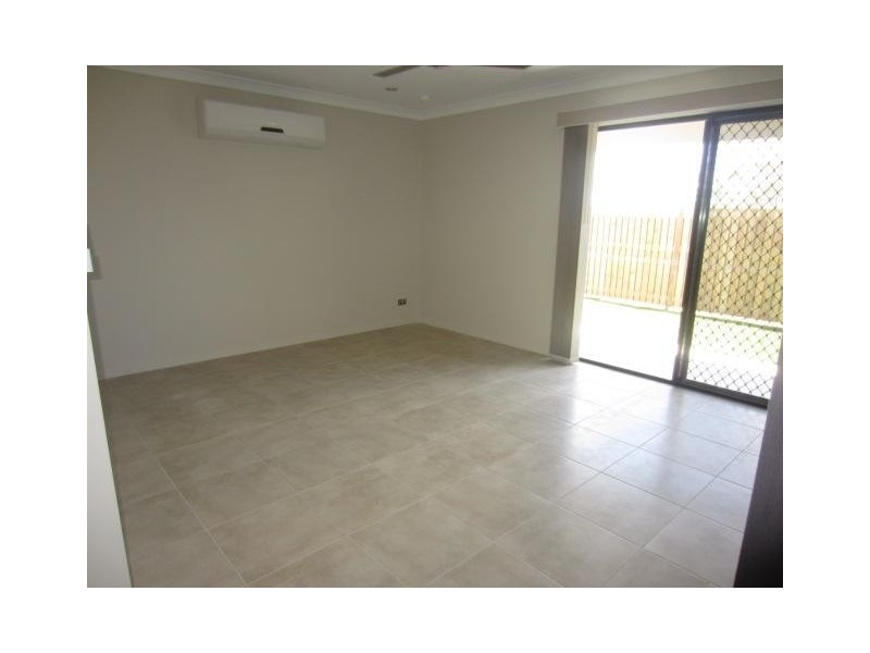 2/13 Mayflower Street, Burdell QLD 4818