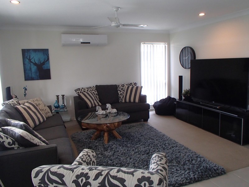 55 Beach Oak Drive, Mount Low QLD 4818