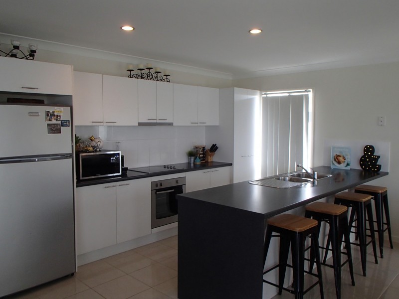 55 Beach Oak Drive, Mount Low QLD 4818