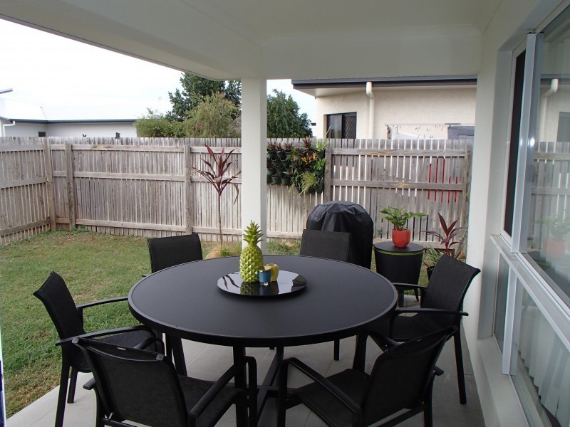 55 Beach Oak Drive, Mount Low QLD 4818