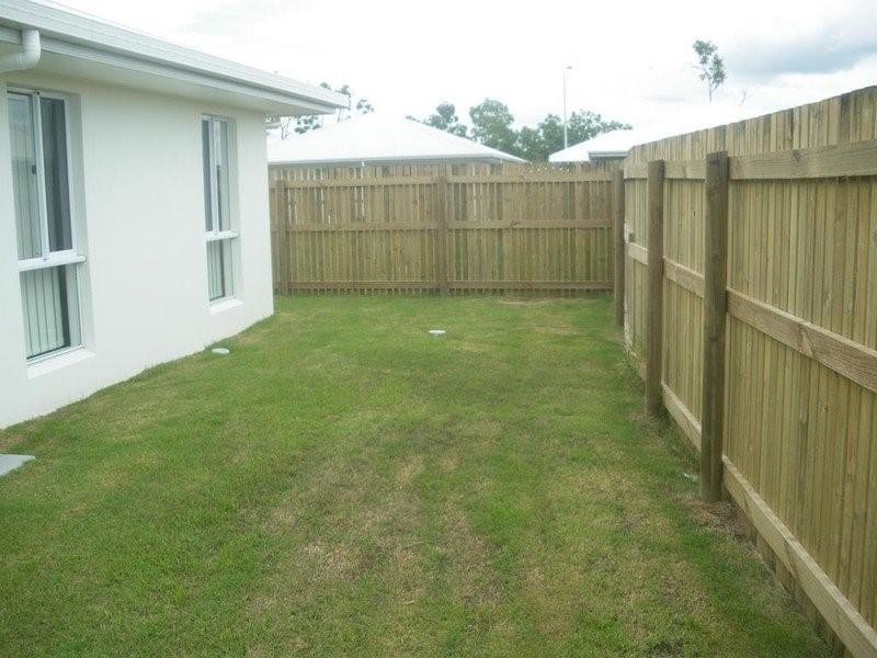 55 Beach Oak Drive, Mount Low QLD 4818