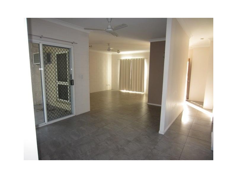 19 St Ives Street, Mount Louisa QLD 4814