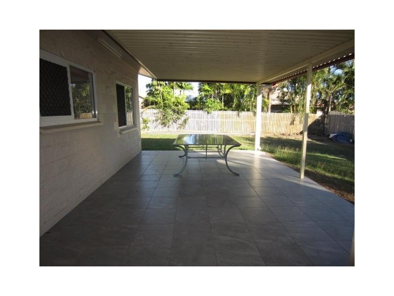 19 St Ives Street, Mount Louisa QLD 4814