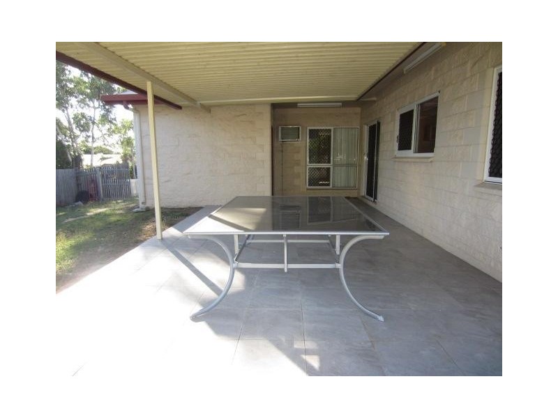 19 St Ives Street, Mount Louisa QLD 4814