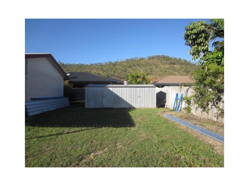 19 St Ives Street, Mount Louisa QLD 4814
