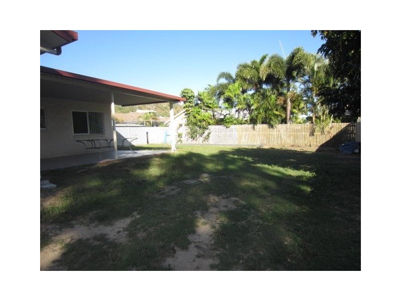 19 St Ives Street, Mount Louisa QLD 4814