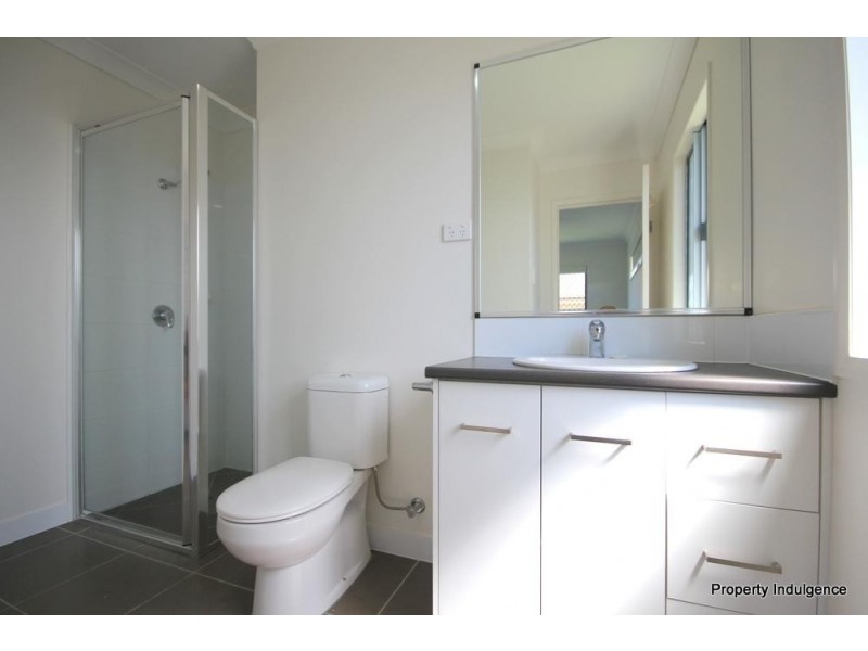 2/50 Boult Court, Burdell QLD 4818