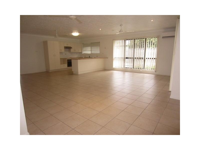 27 Kinnardy Street, Burdell QLD 4818