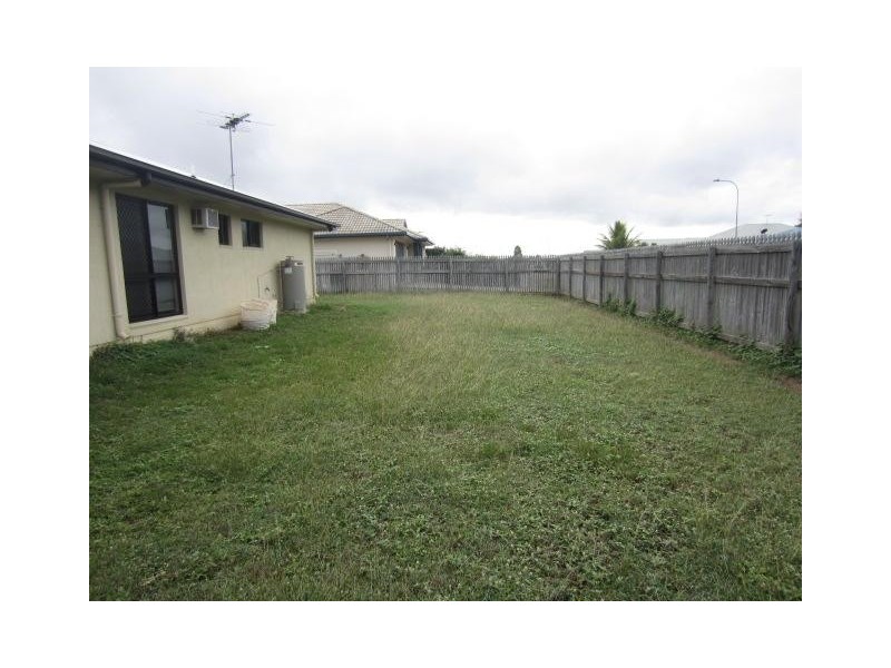 27 Kinnardy Street, Burdell QLD 4818