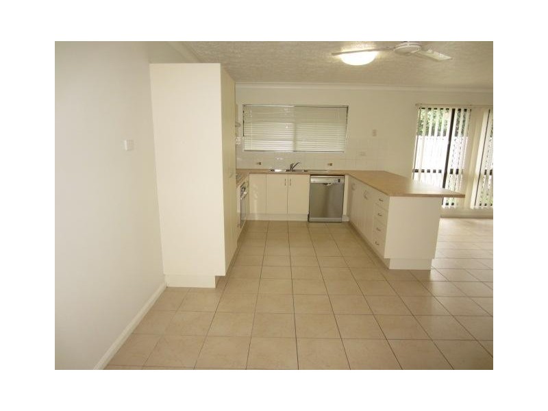 27 Kinnardy Street, Burdell QLD 4818