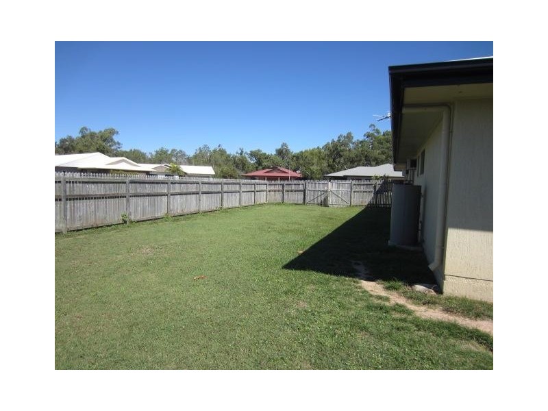 27 Kinnardy Street, Burdell QLD 4818