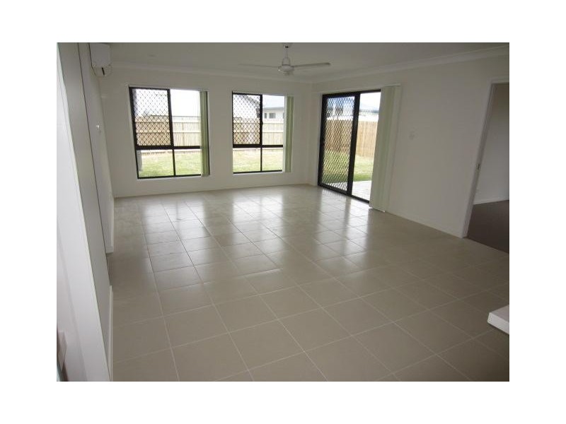 18 Speargrass Parade, Mount Low QLD 4818