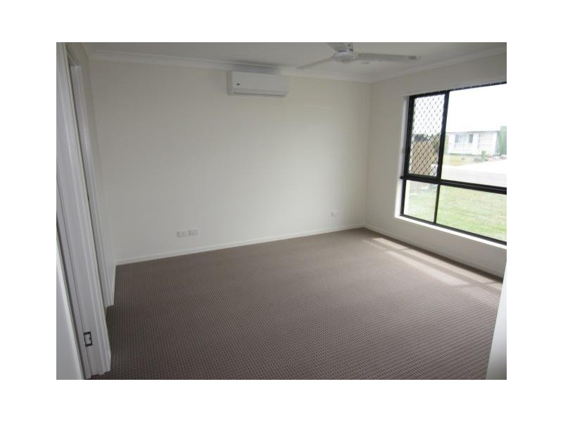 18 Speargrass Parade, Mount Low QLD 4818