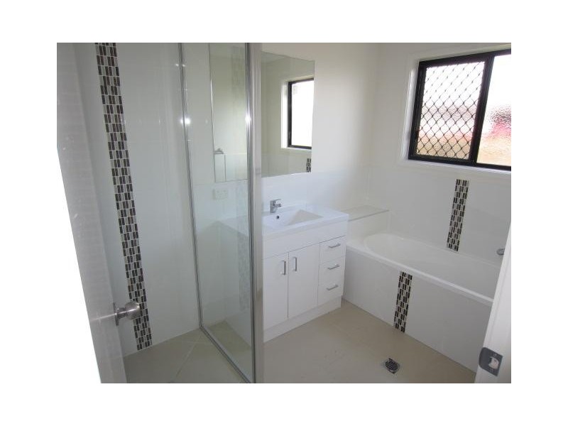 18 Speargrass Parade, Mount Low QLD 4818