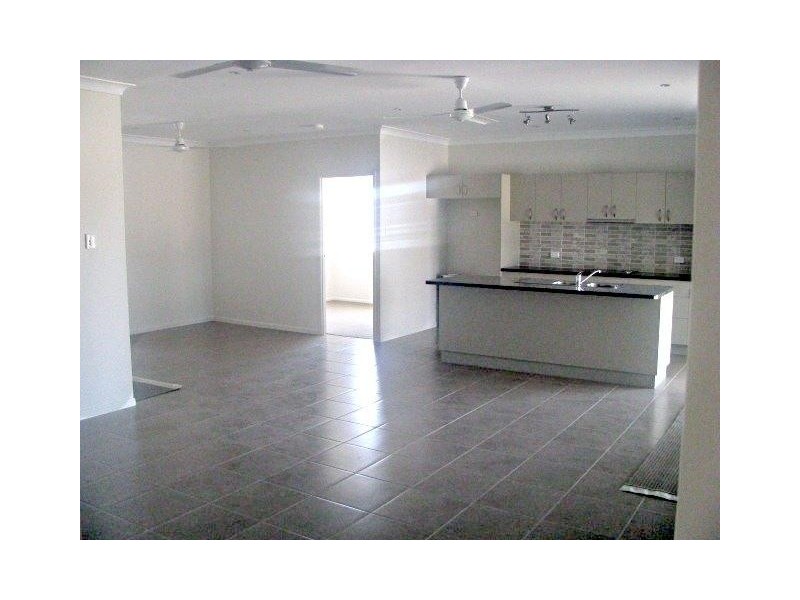 7 Capricorn Drive, Burdell QLD 4818