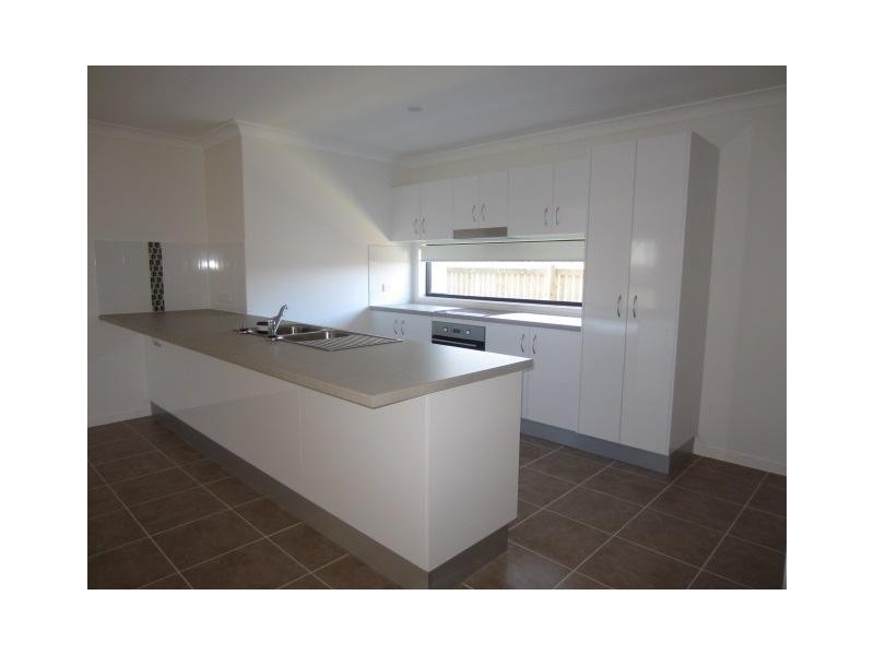 49 Orangeberry Circuit, Mount Low QLD 4818