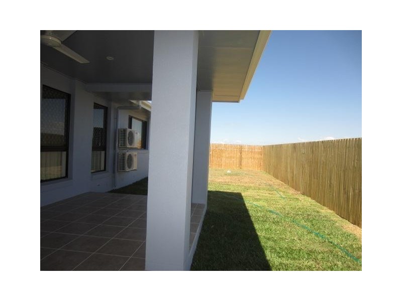 49 Orangeberry Circuit, Mount Low QLD 4818