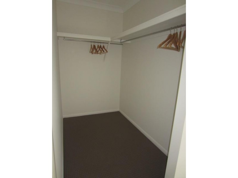 49 Orangeberry Circuit, Mount Low QLD 4818